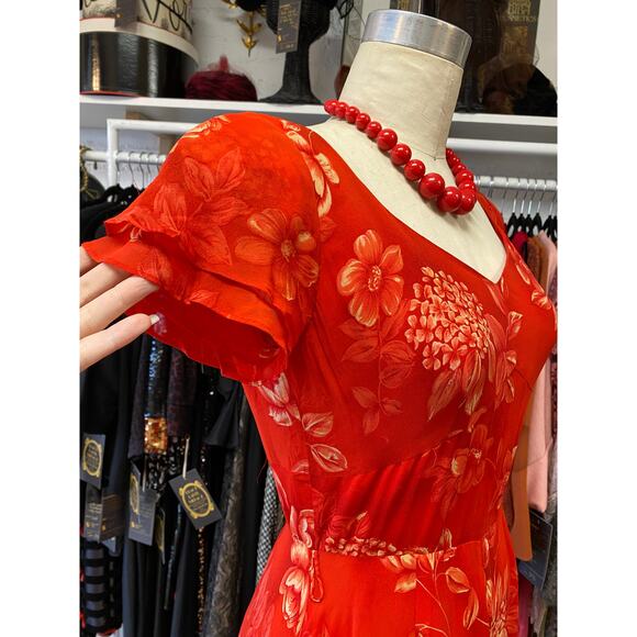 vintage 1990s sheer red silk floral dress, flutter sleeves, key hole, size 6 - Picture 5 of 10